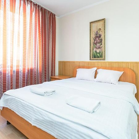 Квартира Студія Біля Оперного Театру По Вулиці Гонти 4-3А Lemberg Exterior foto