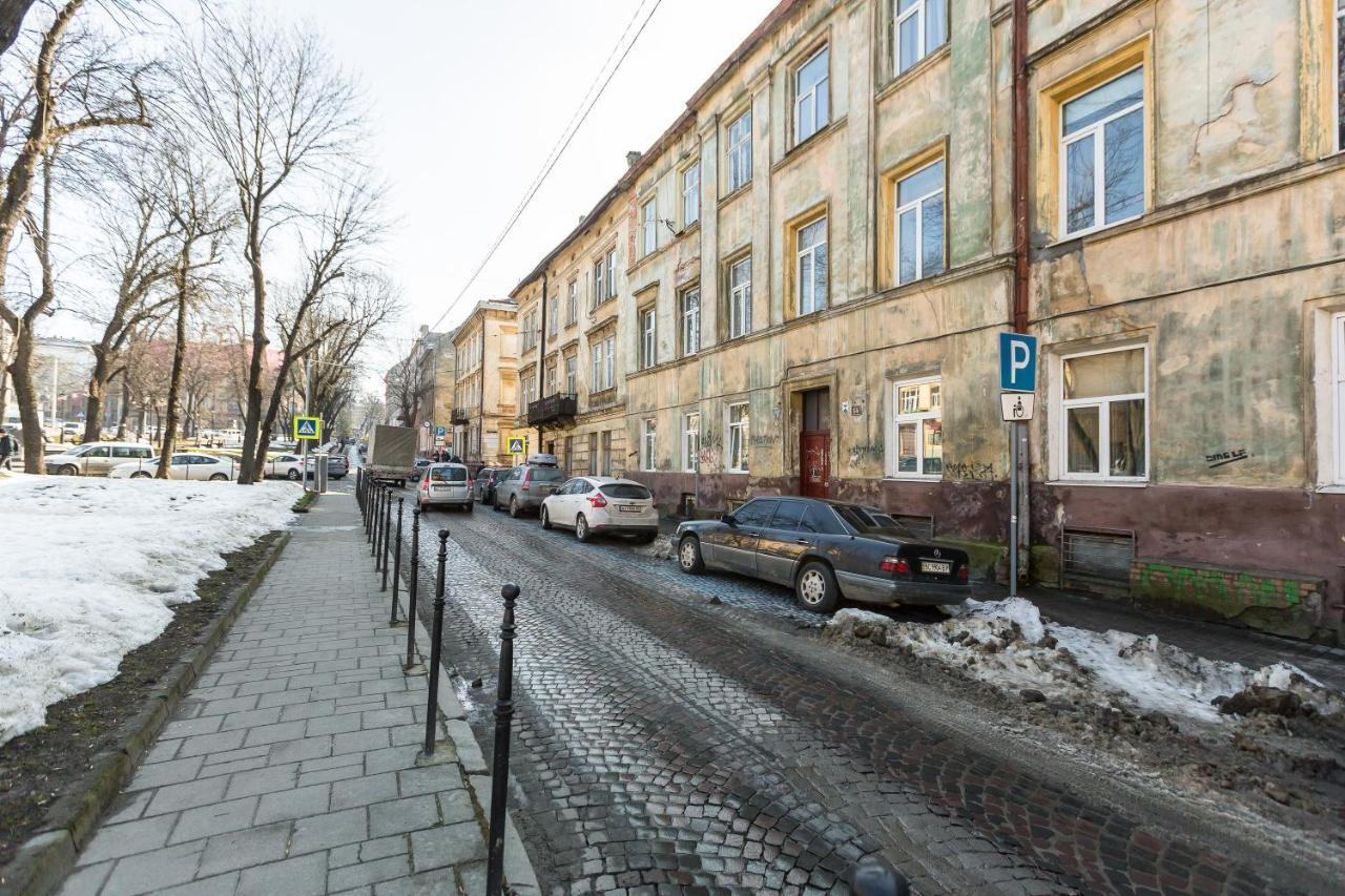 Квартира Студія Біля Оперного Театру По Вулиці Гонти 4-3А Lemberg Exterior foto